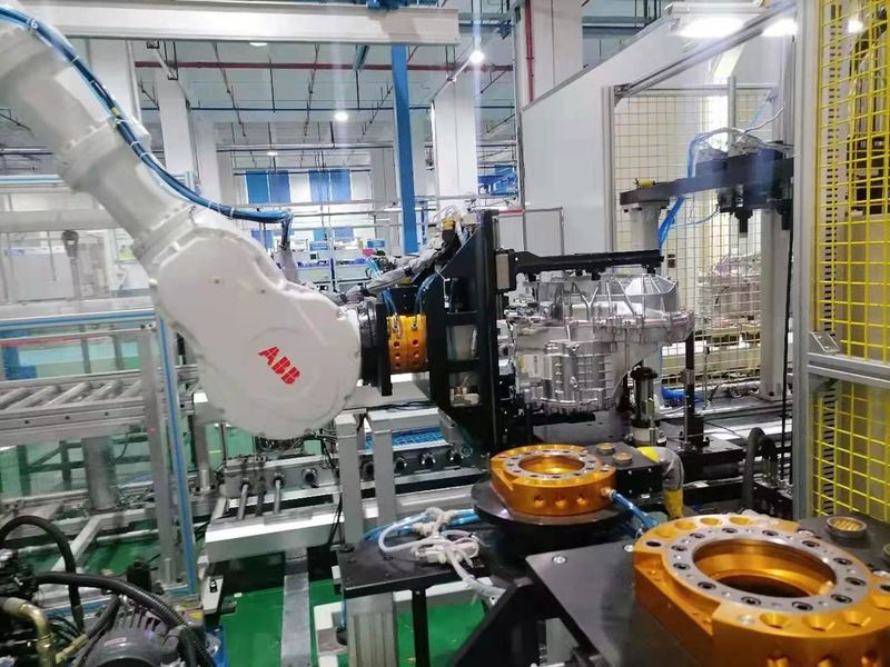 LTC-0300F Robotic Arm Tool Changer Used in Hybrid Engine Assembly Line