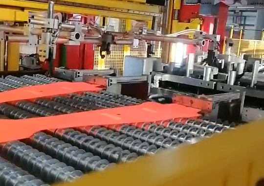 Application of LTC-0200D Quick Tool Changer to Fender Thermoforming Stamping and Unloading