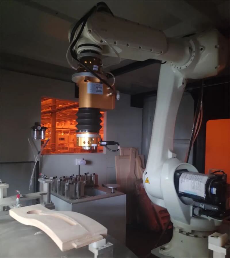 LTC-0040A End Effector Change is Used for Wood Furniture Grinding